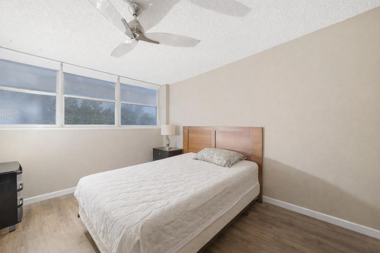 16850 S Glades Drive, Unit 2g, North Miami Beach, FL 33162 Photo