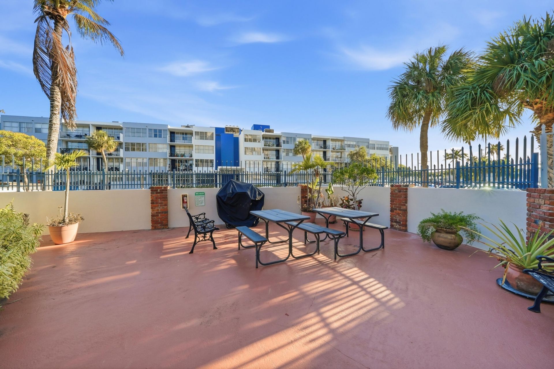 16850 S Glades Drive, Unit 2g, North Miami Beach, FL 33162 Photo