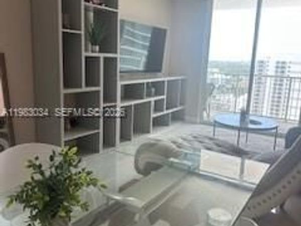 Unit 2013, Miami, FL 33130