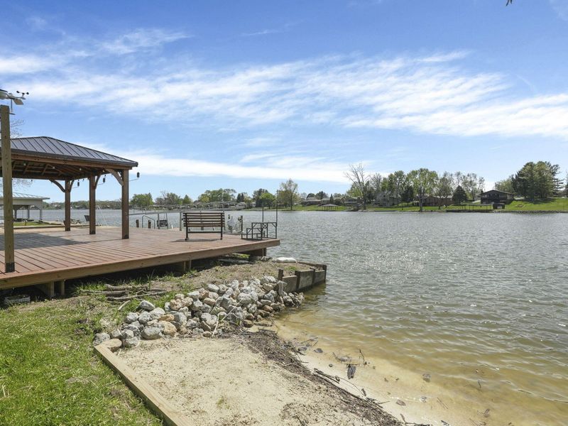 2571 W Choctaw Drive, London, OH 43140 Photo 2