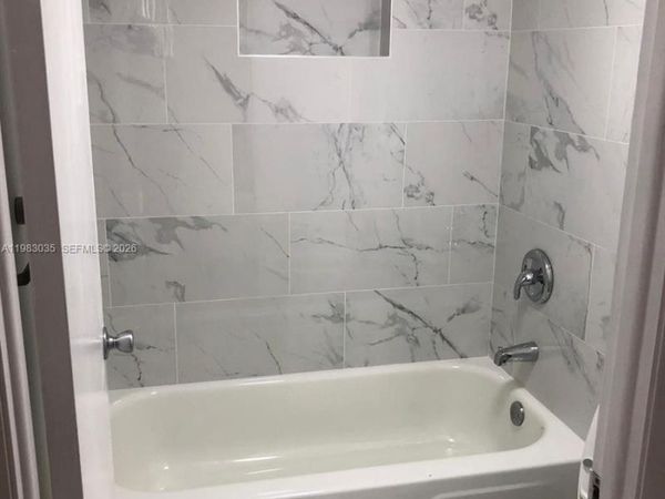 1200 NE Miami Gardens Dr , Unit 820W, Miami, FL 33179