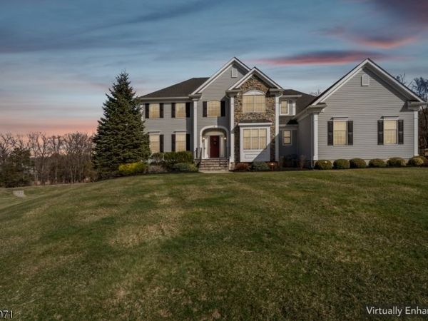 18 Laurel Ct, Branchburg, NJ 08876