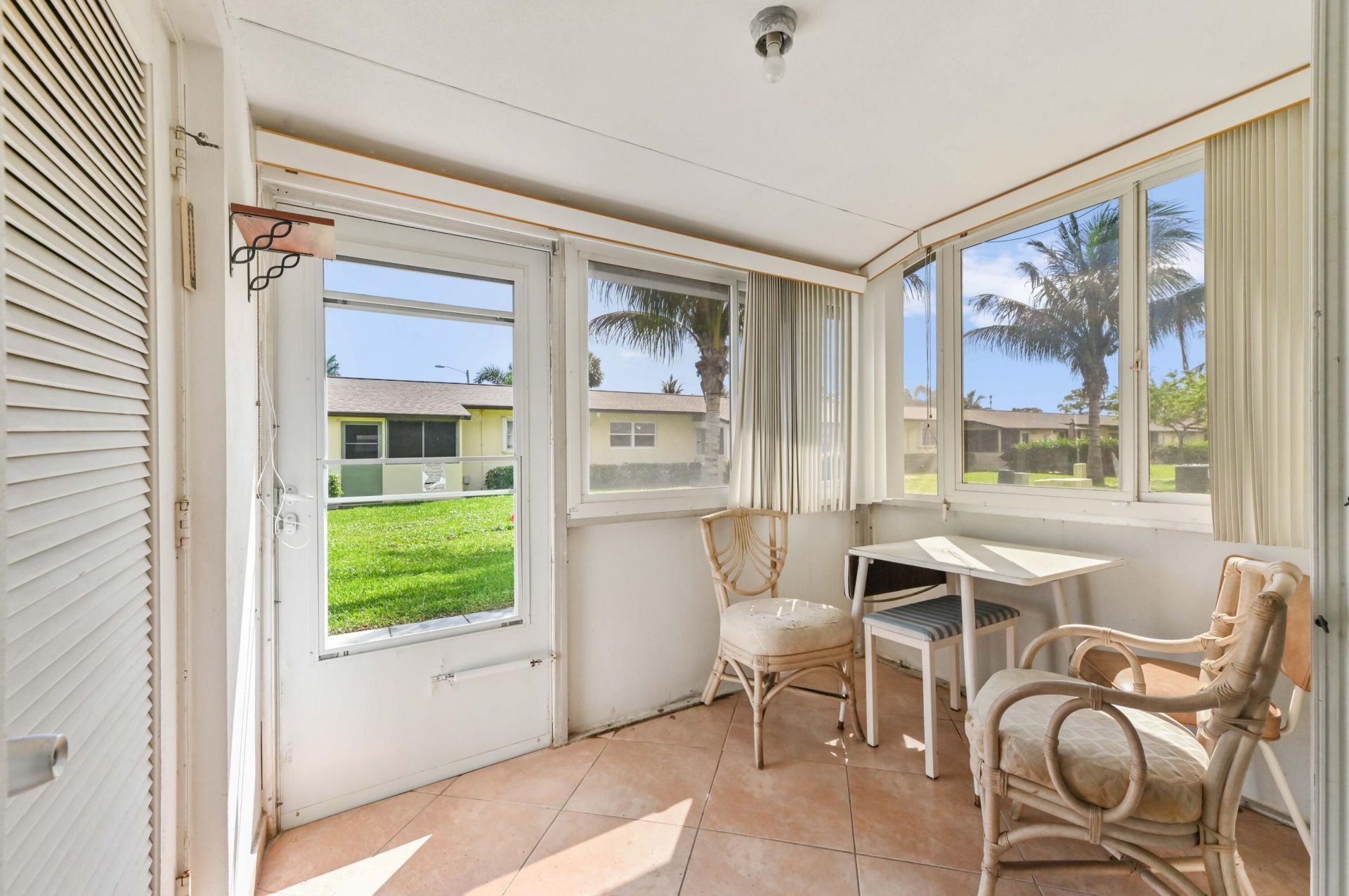 2915 Crosley Drive W, Unit B, West Palm Beach, FL 33415 Photo