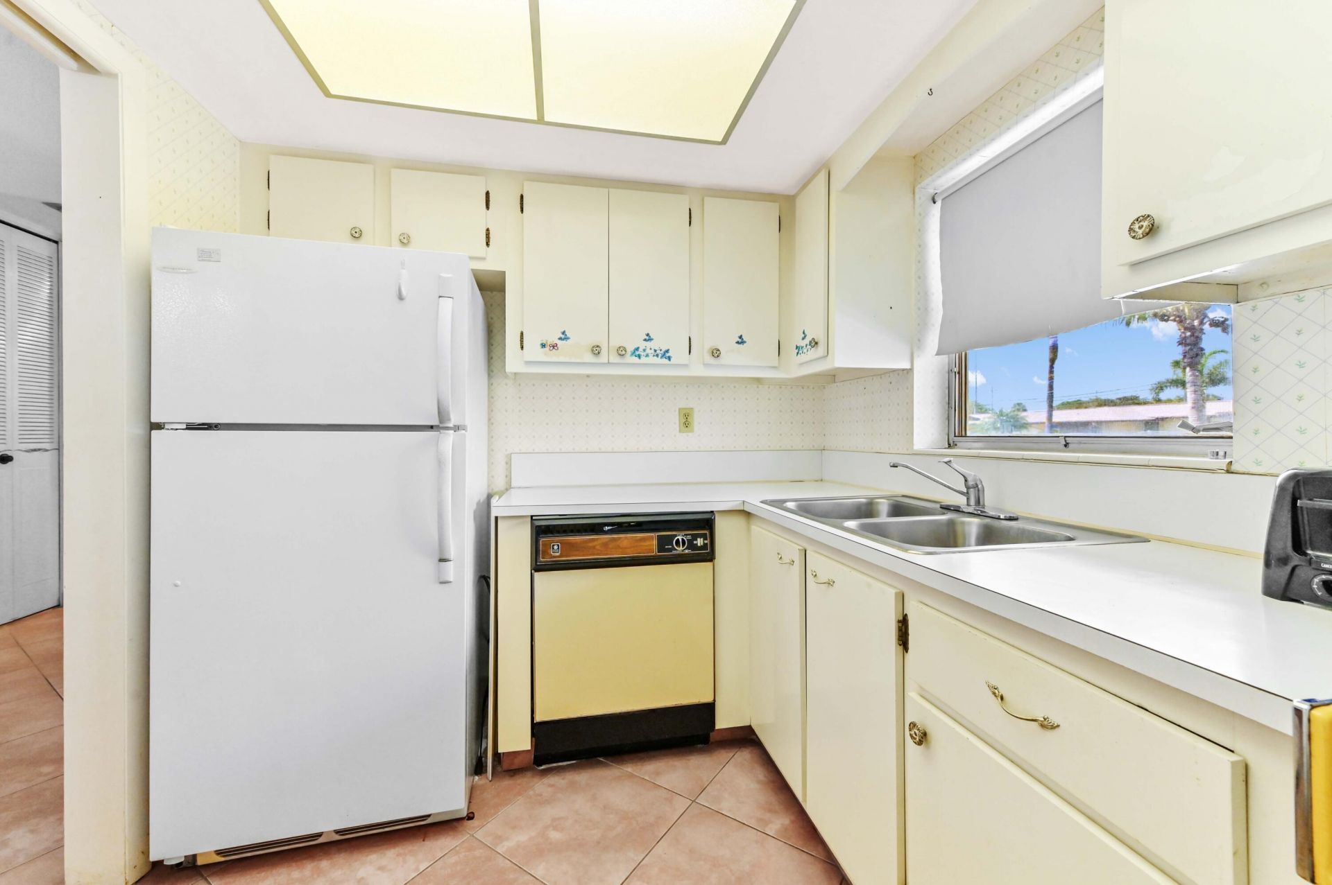 2915 Crosley Drive W, Unit B, West Palm Beach, FL 33415 Photo