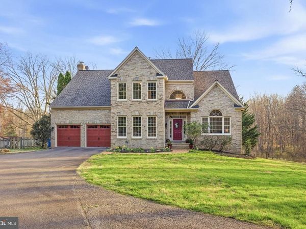 7726 OX ROAD, FAIRFAX STATION, VA 22039