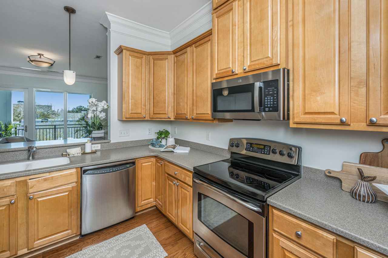 200 River Landing Drive Photo 16