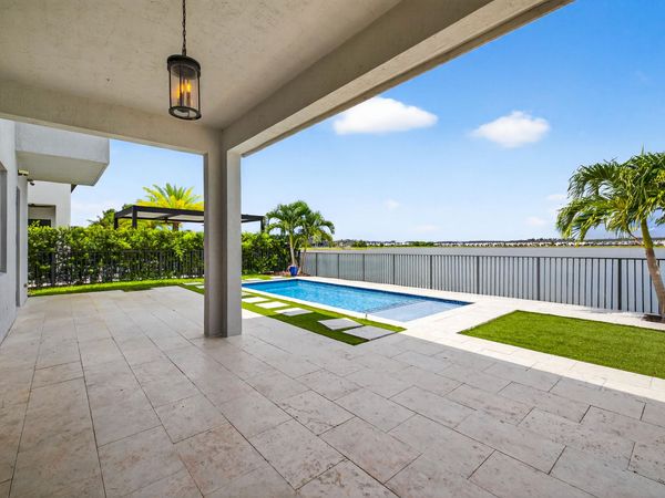 15800 NW 88th Avenue, Miami Lakes, FL 33018