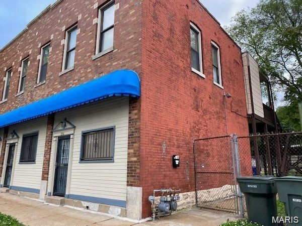 2761 Gravois Avenue , St Louis, MO 63118