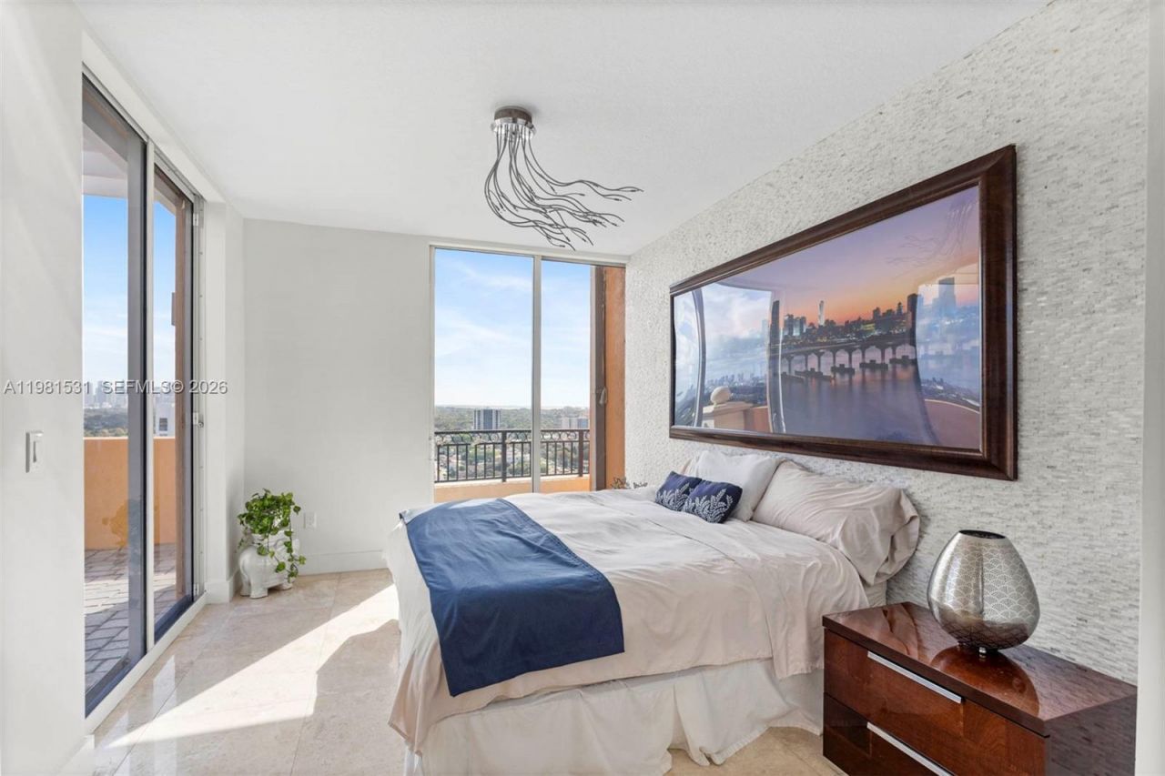 3232 SW 22nd Ter , Unit PH 2002, Miami, FL 33145 Photo