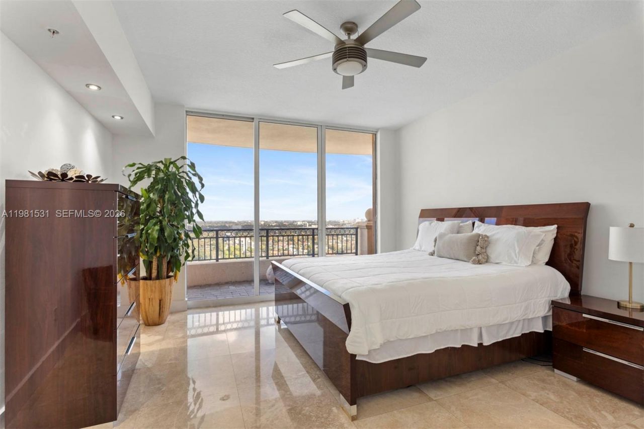 3232 SW 22nd Ter , Unit PH 2002, Miami, FL 33145 Photo