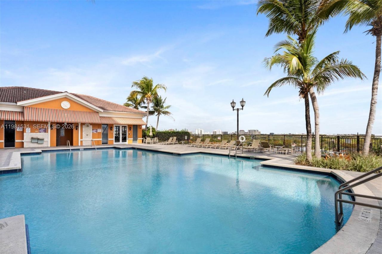 3232 SW 22nd Ter , Unit PH 2002, Miami, FL 33145 Photo