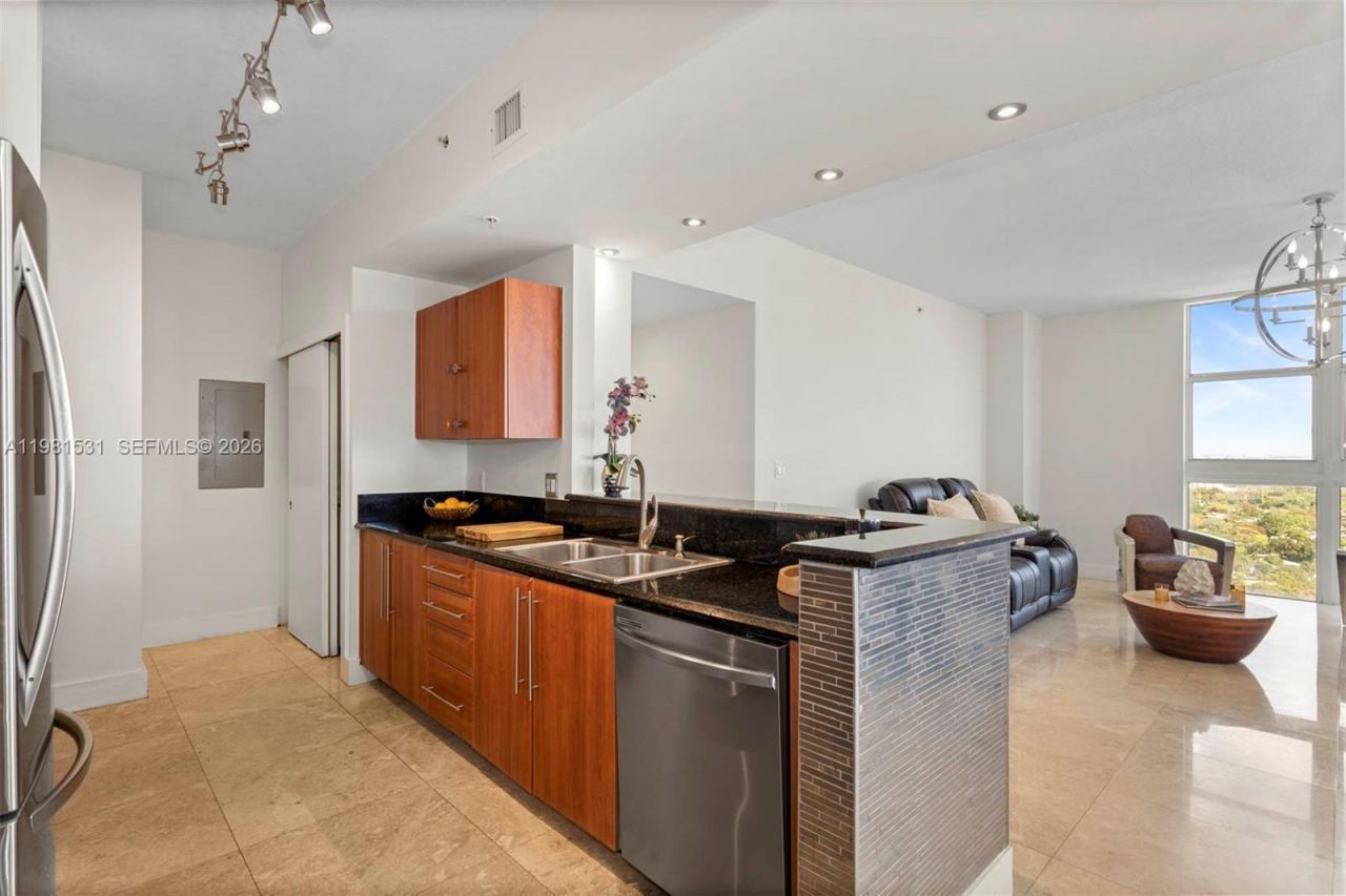 3232 SW 22nd Ter , Unit PH 2002, Miami, FL 33145 Photo