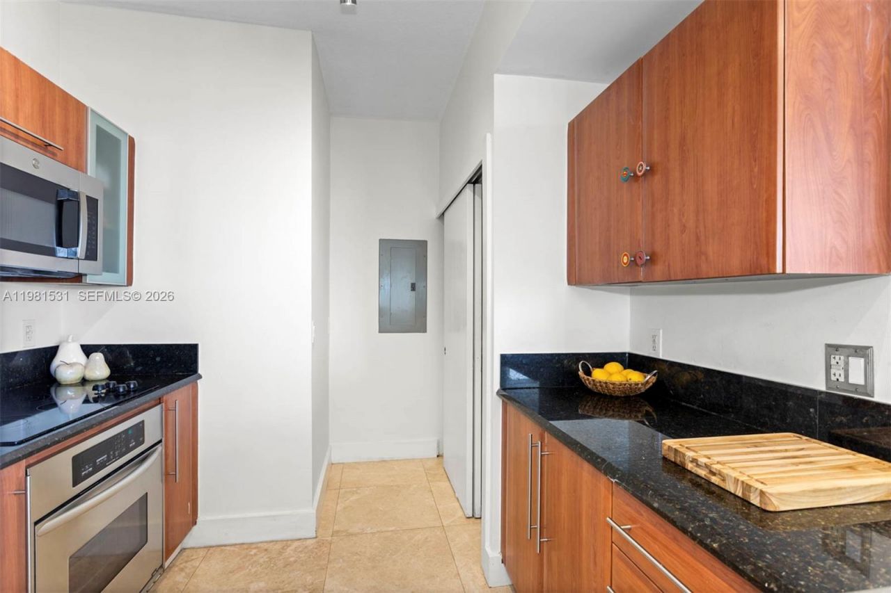 3232 SW 22nd Ter , Unit PH 2002, Miami, FL 33145 Photo