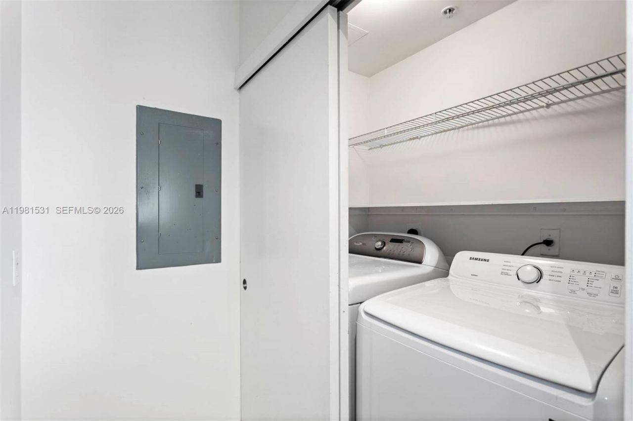 3232 SW 22nd Ter , Unit PH 2002, Miami, FL 33145 Photo