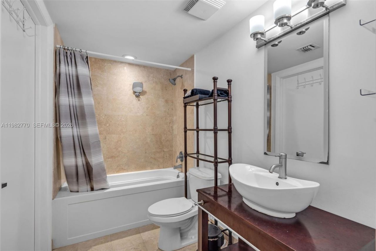 350 S Miami Ave , Unit 2412, Miami, FL 33130 Photo