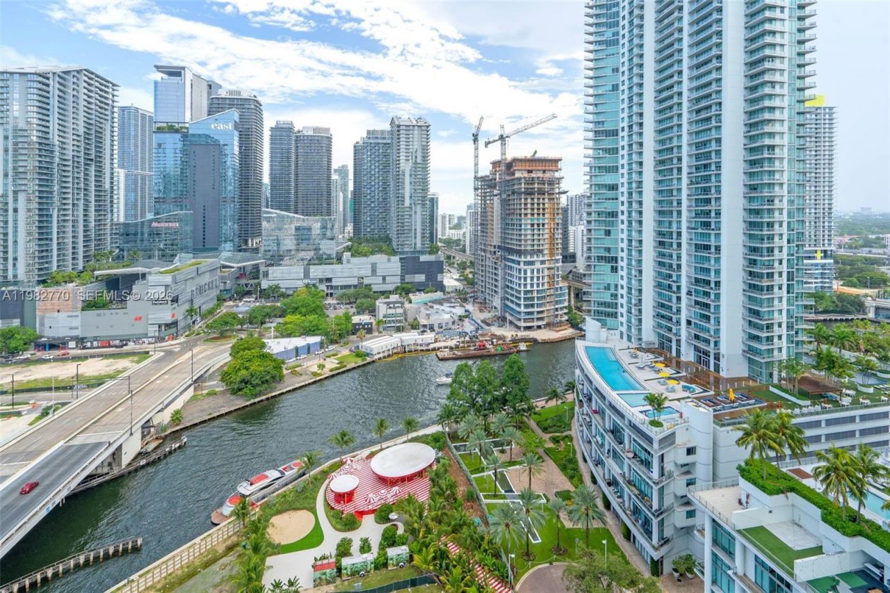 350 S Miami Ave , Unit 2412, Miami, FL 33130 Photo