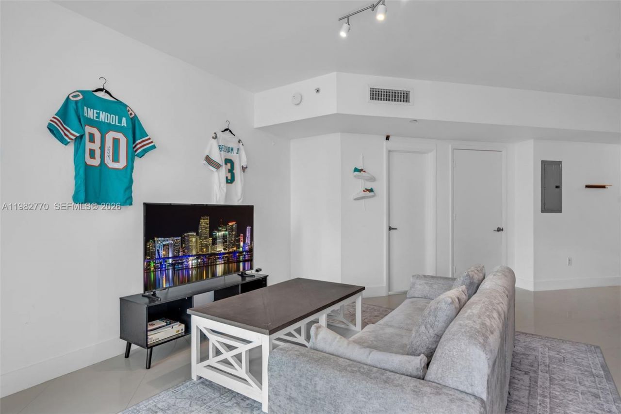 350 S Miami Ave , Unit 2412, Miami, FL 33130 Photo