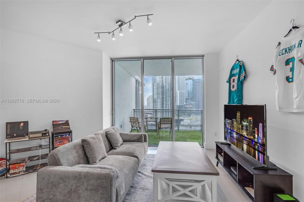 350 S Miami Ave , Unit 2412, Miami, FL 33130 Photo