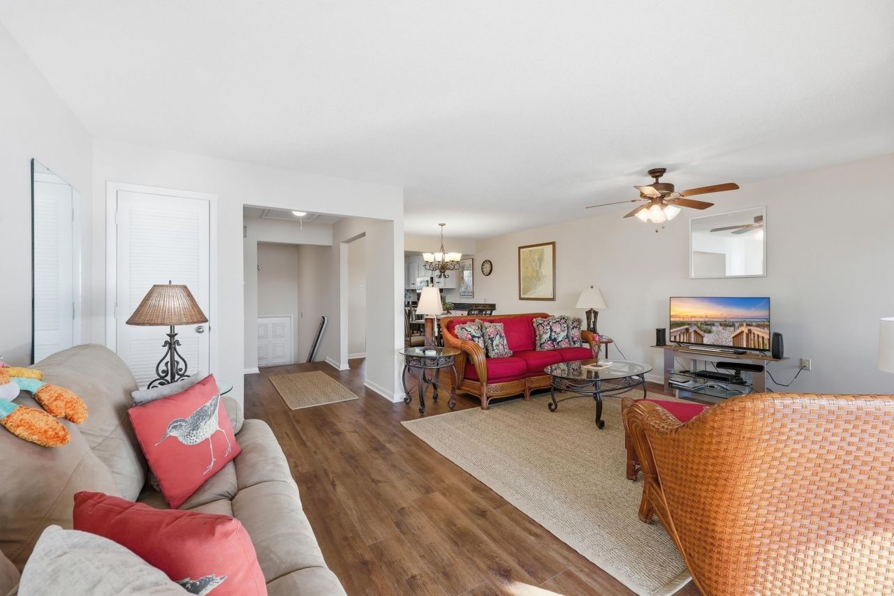 117 Finch Dr.  Photo 6