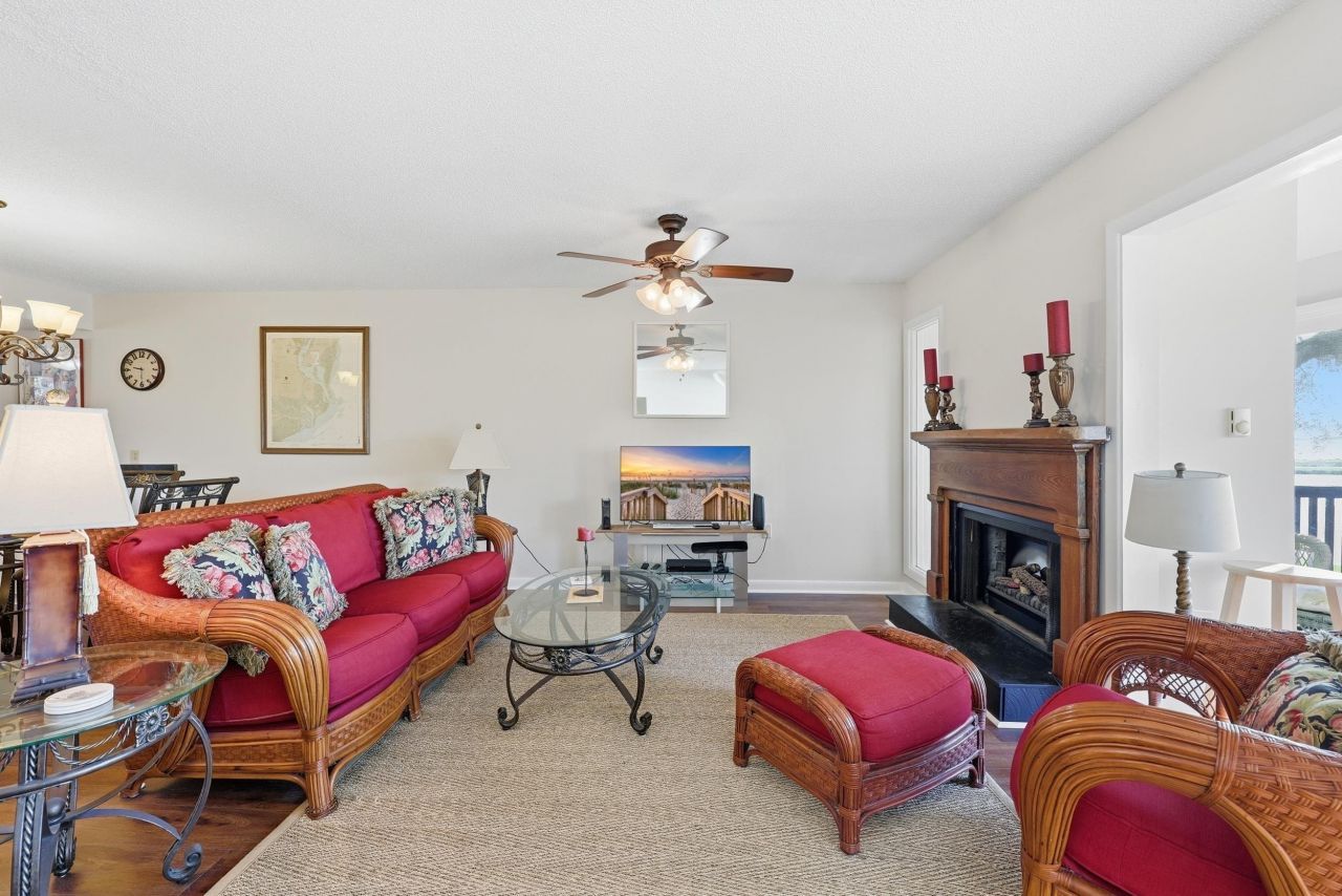 117 Finch Dr.  Photo 8