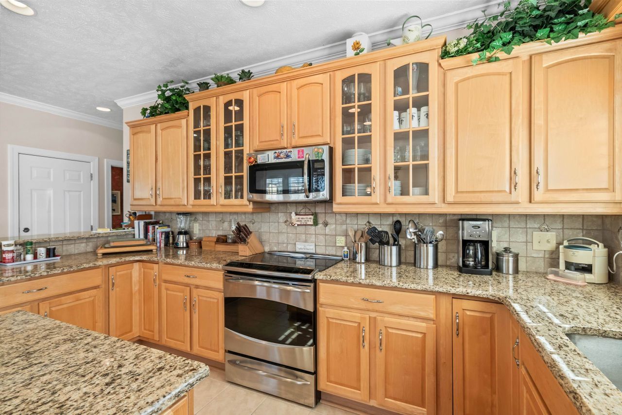 1608 Waterway Dr. Photo 24