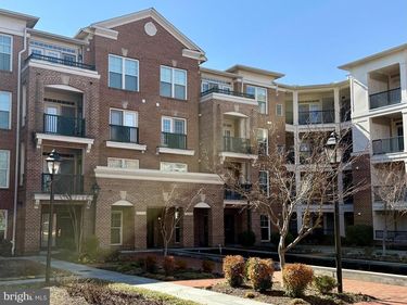 2905 SAINTSBURY PLAZA, Unit 213, FAIRFAX, VA 22031