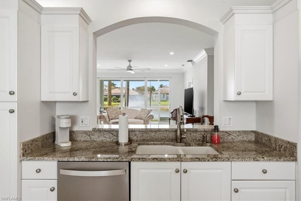5963 Sand Wedge Ln, Unit 203, Naples, FL 34110 Photo