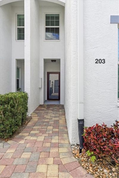 5963 Sand Wedge Ln, Unit 203, Naples, FL 34110 Photo