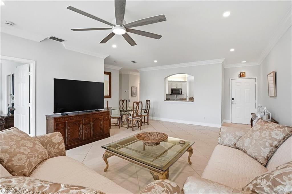 5963 Sand Wedge Ln, Unit 203, Naples, FL 34110 Photo