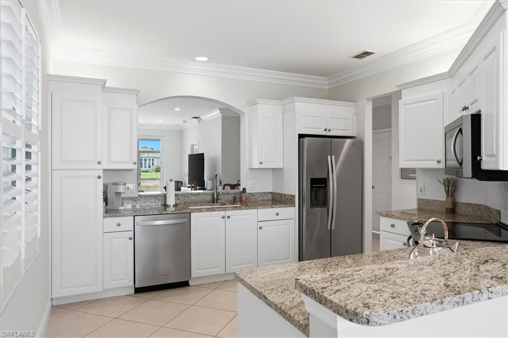 5963 Sand Wedge Ln, Unit 203, Naples, FL 34110 Photo