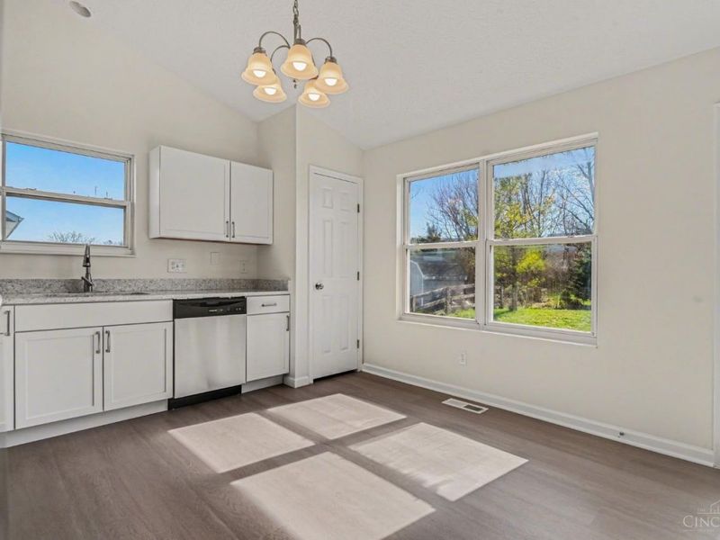 155 Keswick Drive, Monroe, OH 45050 Photo 9