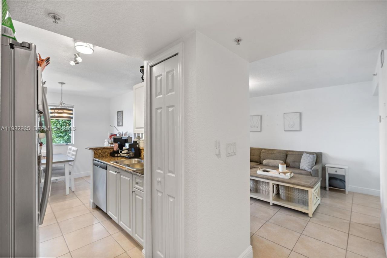 21130 SW 87th Ave , Unit 206, Cutler Bay, FL 33189 Photo