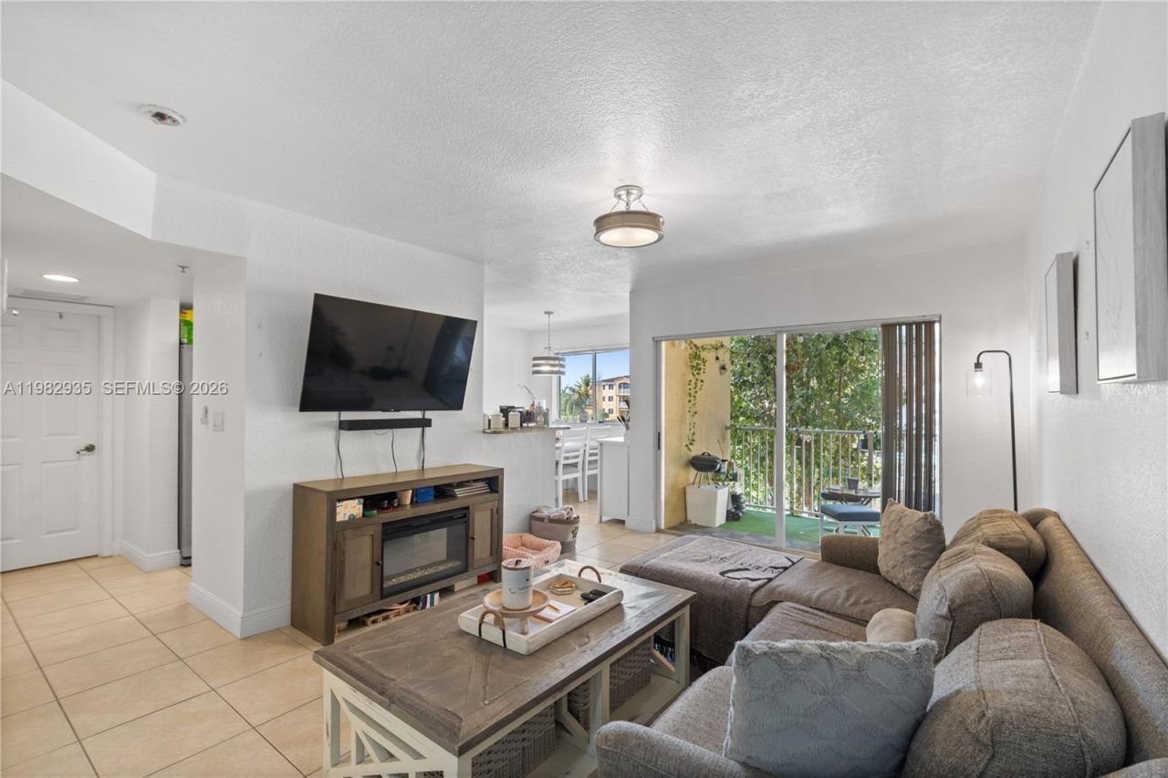 21130 SW 87th Ave , Unit 206, Cutler Bay, FL 33189 Photo