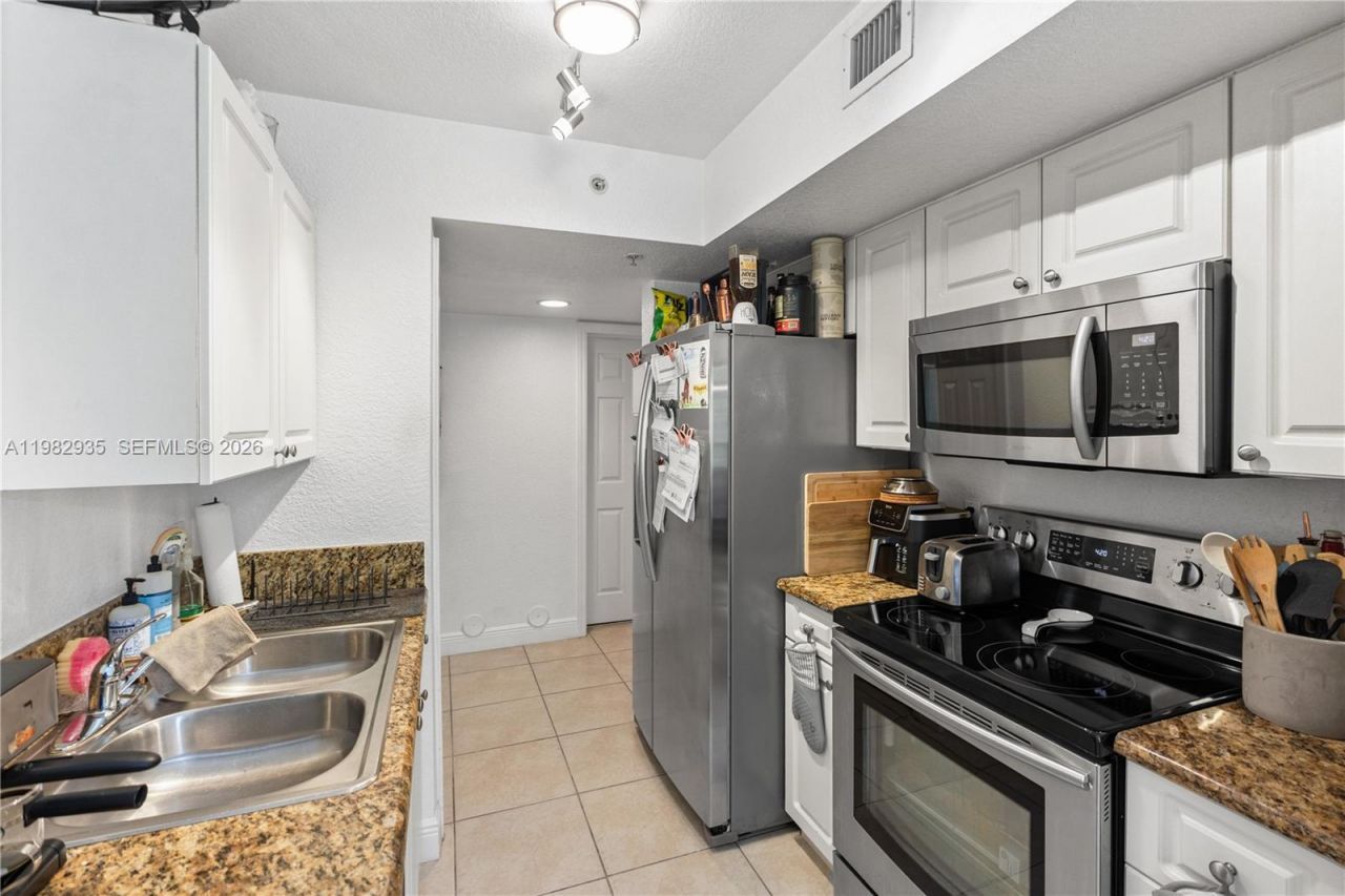 21130 SW 87th Ave , Unit 206, Cutler Bay, FL 33189 Photo