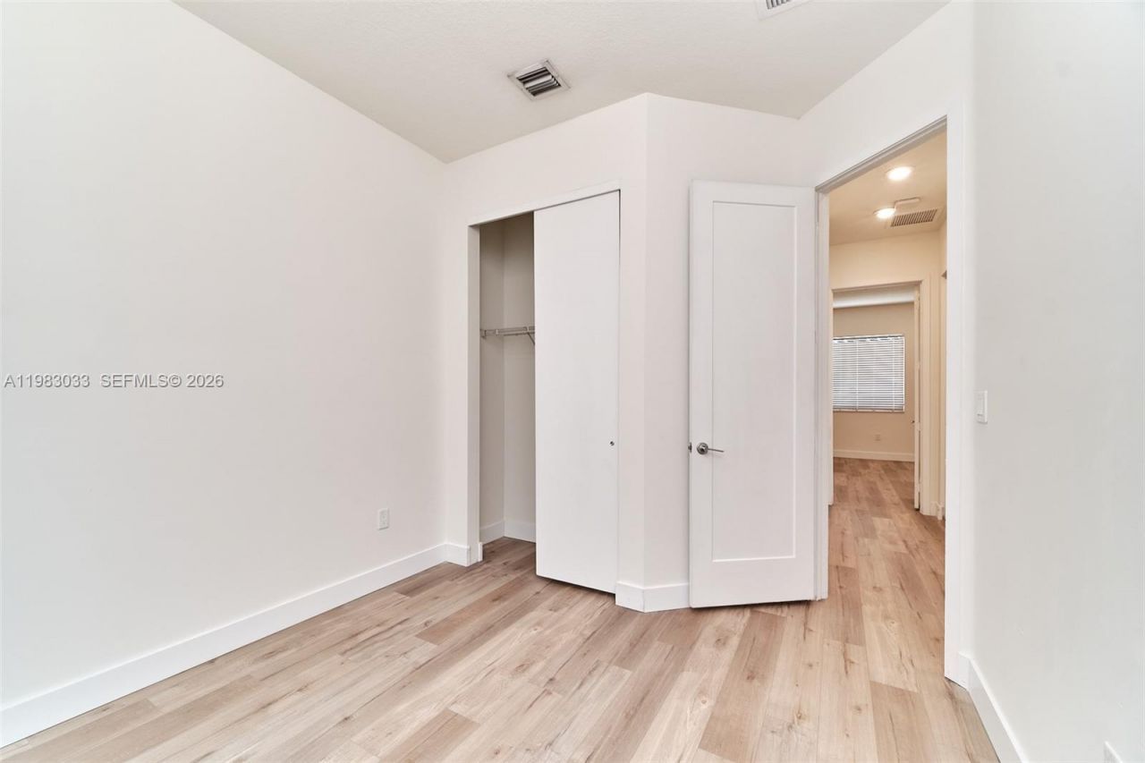 10447 NW 66th St , Doral, FL 33178 Photo