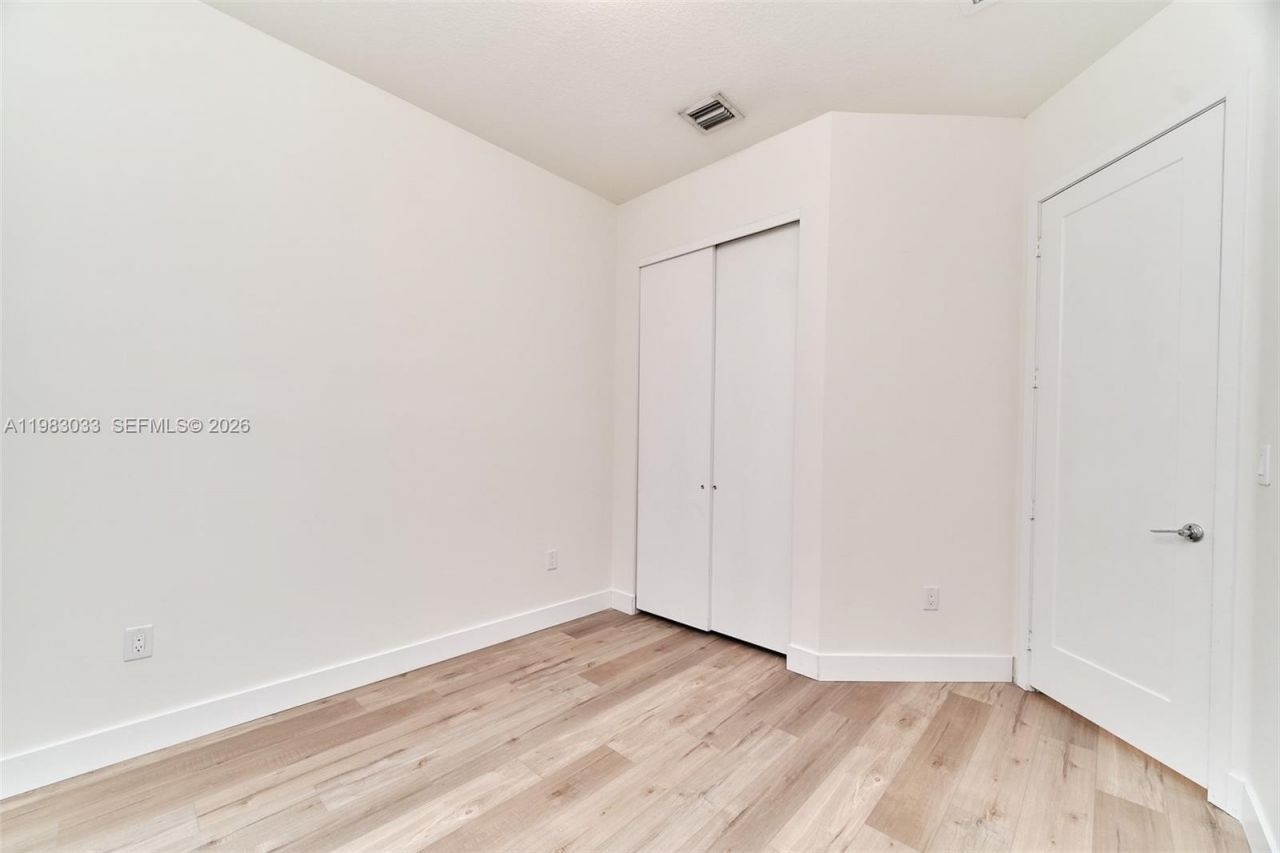 10447 NW 66th St , Doral, FL 33178 Photo