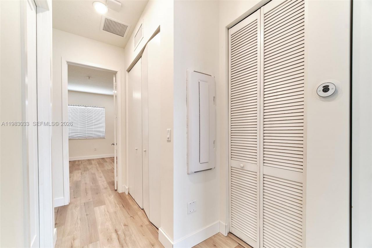 10447 NW 66th St , Doral, FL 33178 Photo