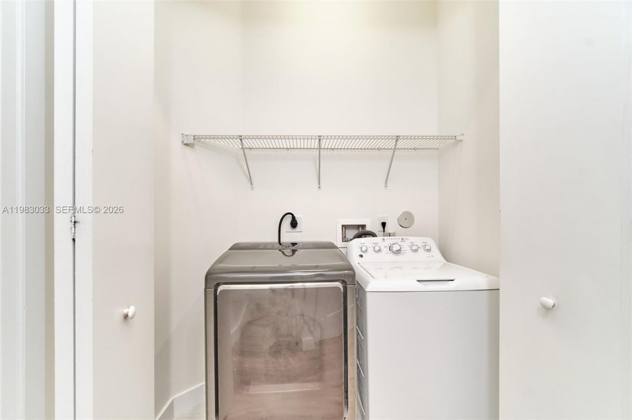 10447 NW 66th St , Doral, FL 33178 Photo