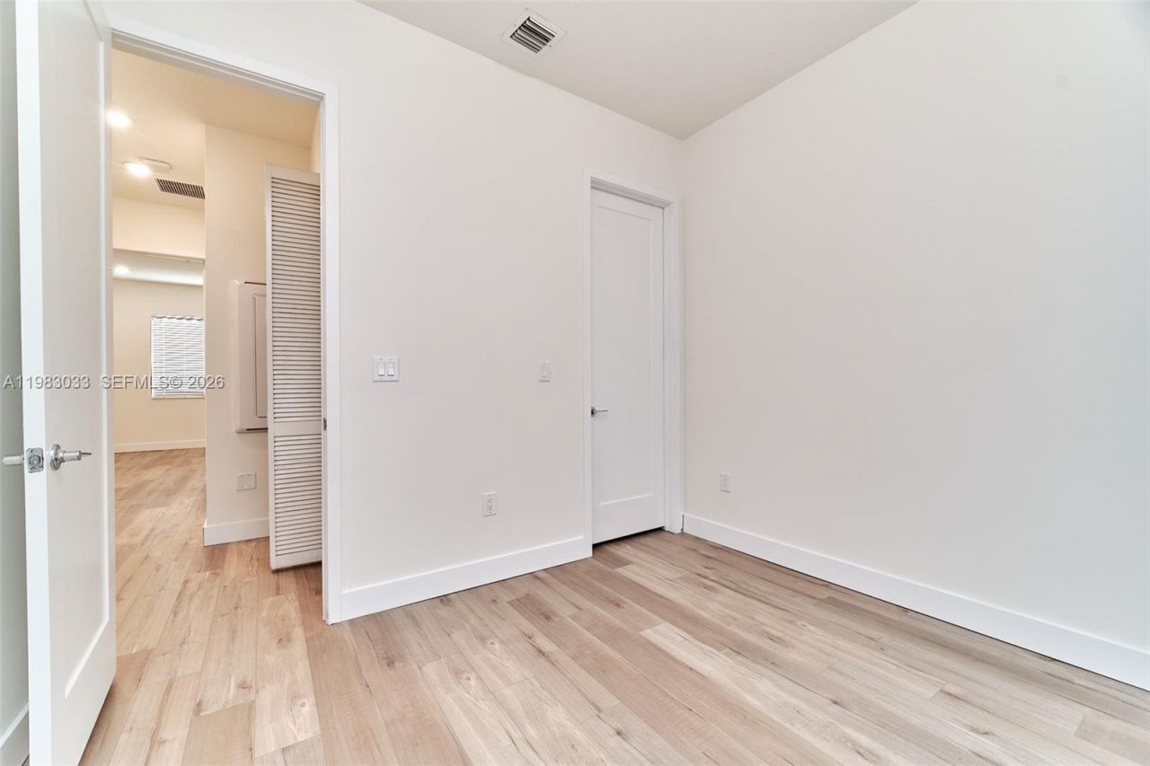 10447 NW 66th St , Doral, FL 33178 Photo