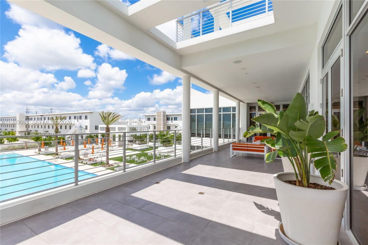 10447 NW 66th St , Doral, FL 33178 Photo