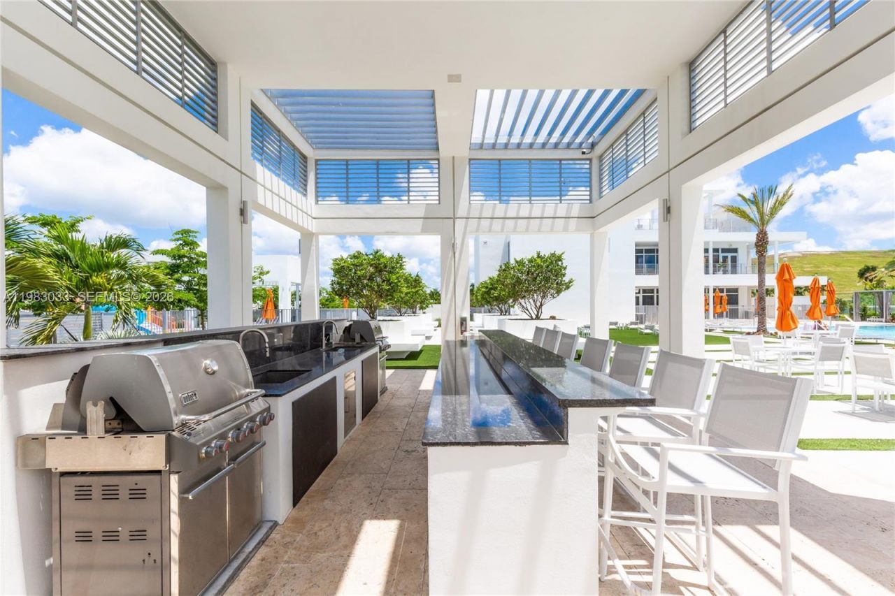 10447 NW 66th St , Doral, FL 33178 Photo