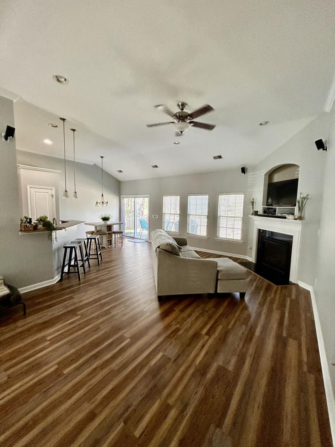 9697 Seminole Way Photo 4