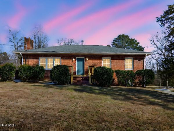 95 Windsor Street, Goldston, NC 27252