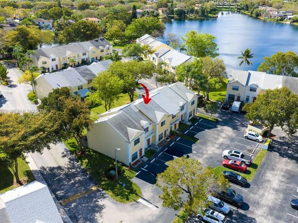 2881 S Cambridge Ln, Cooper City, FL 33026