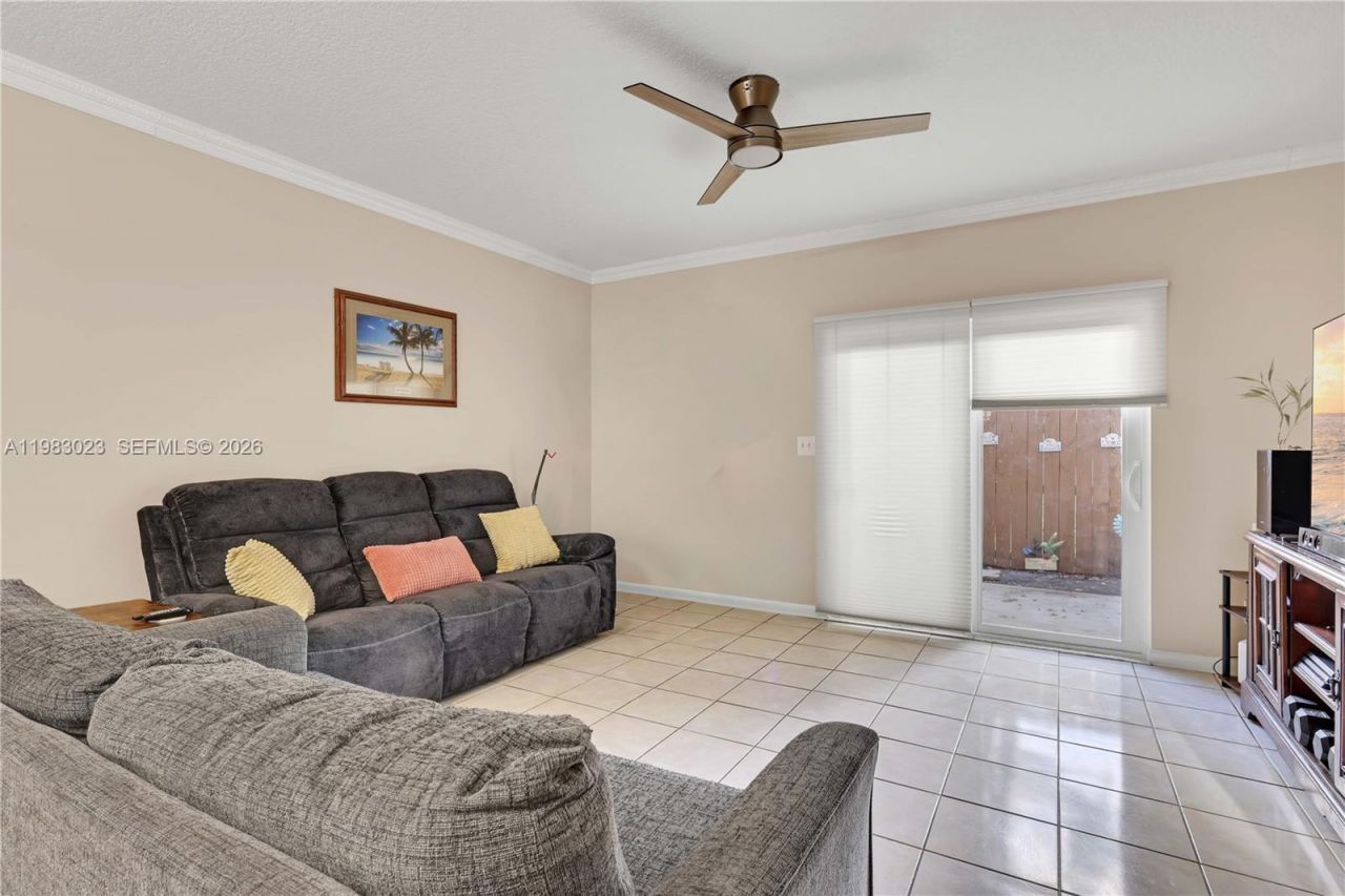 2881 S Cambridge Ln, Cooper City, FL 33026 Photo