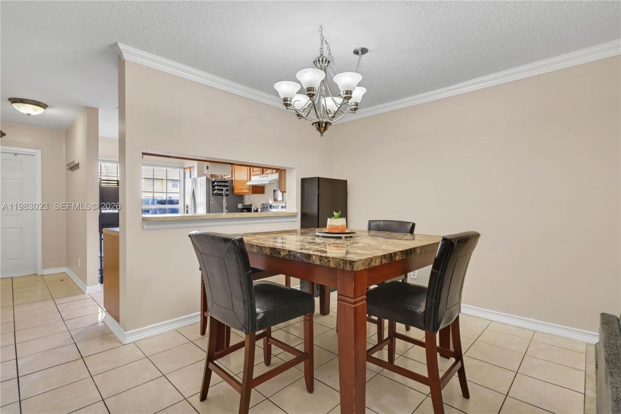 2881 S Cambridge Ln, Cooper City, FL 33026 Photo