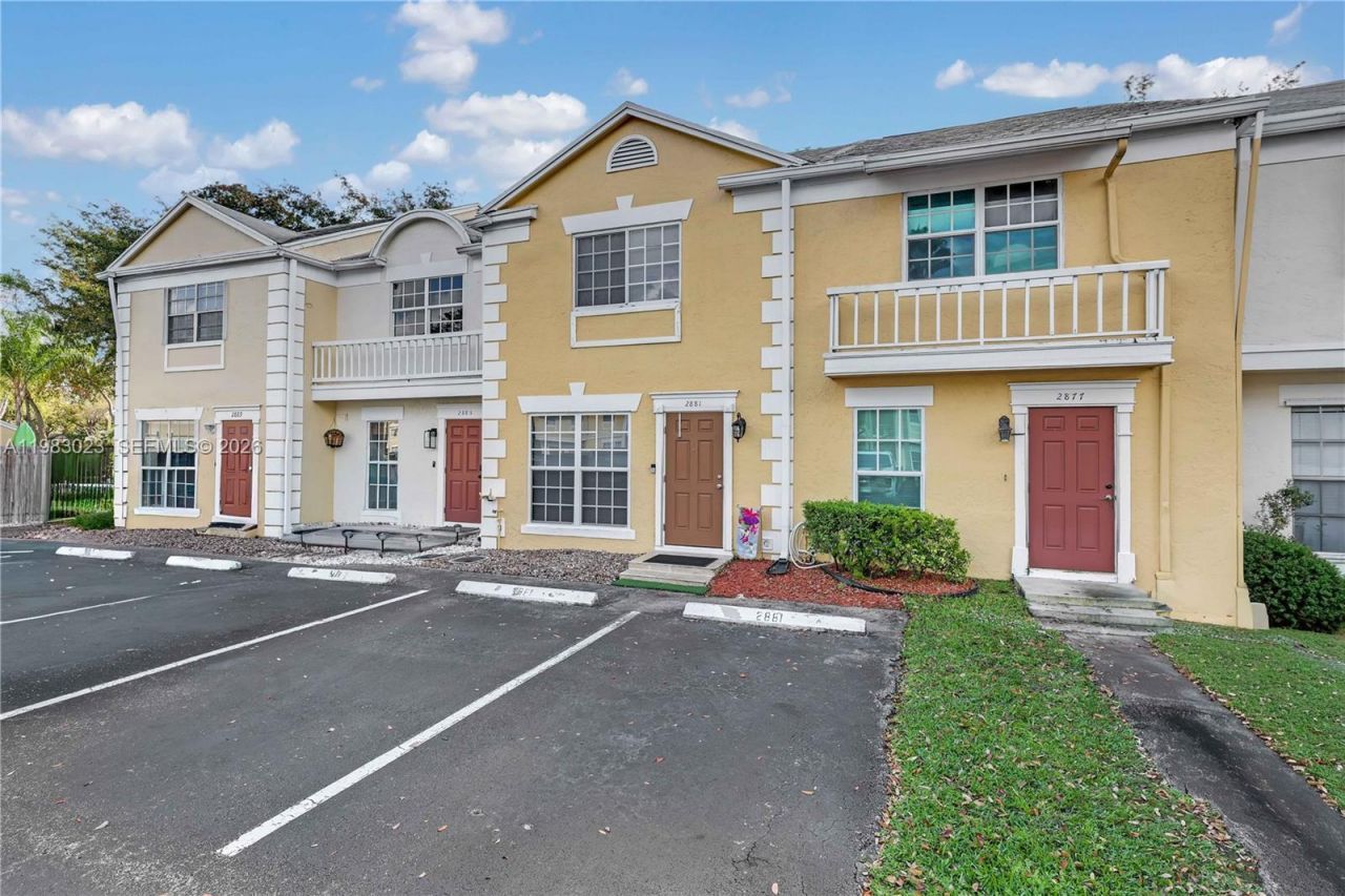 2881 S Cambridge Ln, Cooper City, FL 33026 Photo