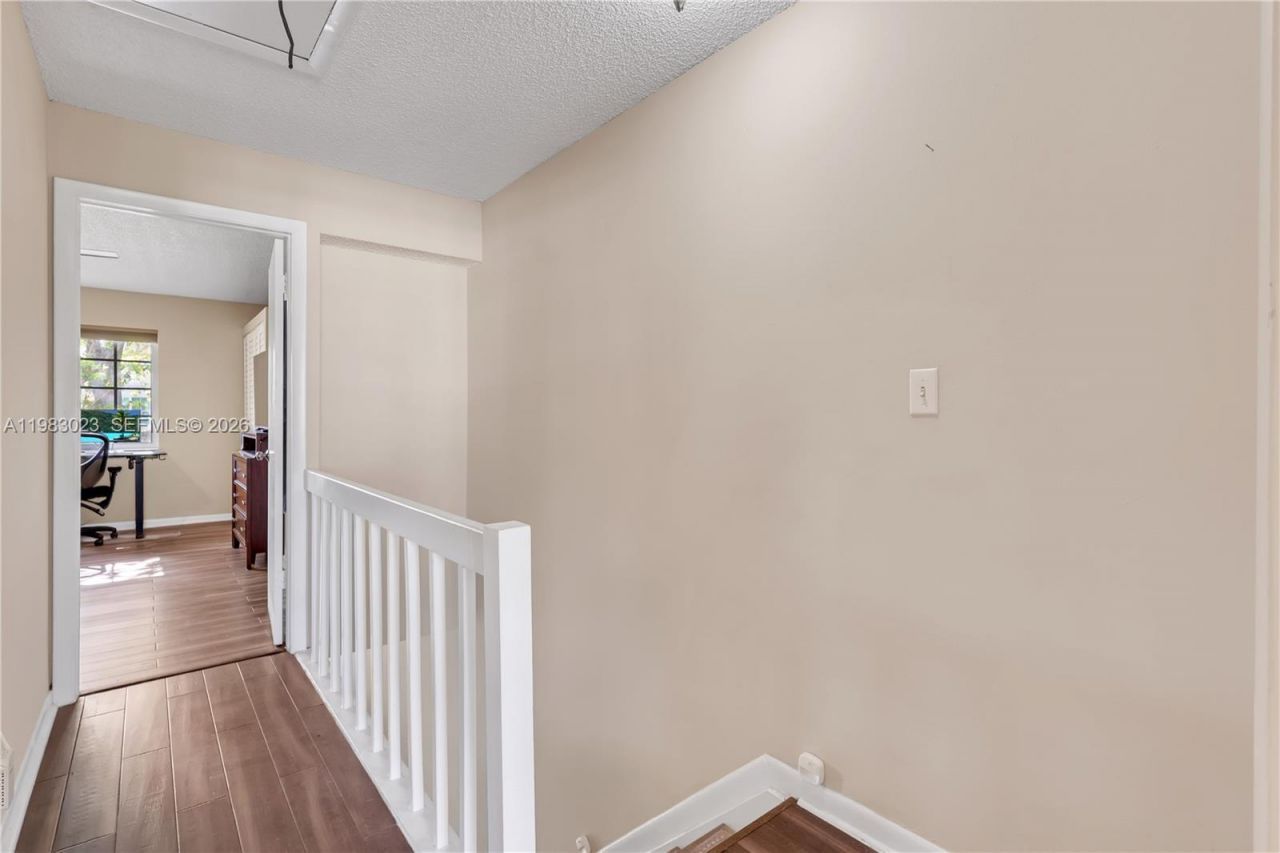 2881 S Cambridge Ln, Cooper City, FL 33026 Photo