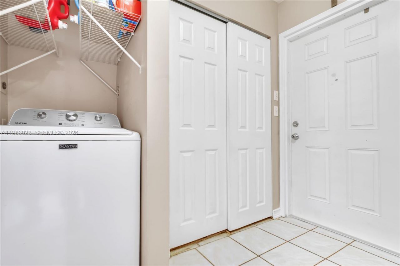 2881 S Cambridge Ln, Cooper City, FL 33026 Photo