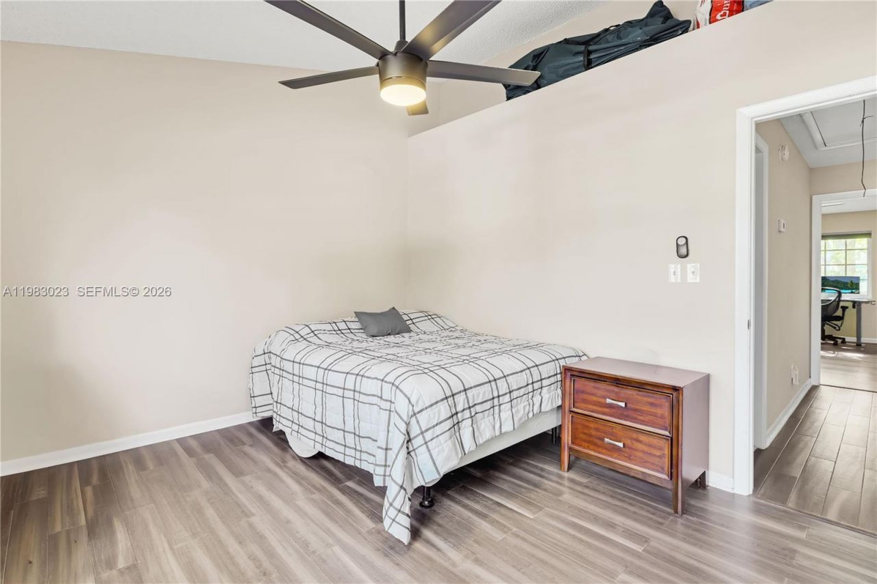 2881 S Cambridge Ln, Cooper City, FL 33026 Photo